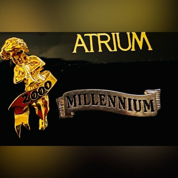 Pins Set - Picture 1 of 4